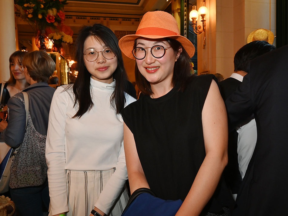 Zhenni Wu et Lea Li Phuong de A2Z gallery sont venues en voisines