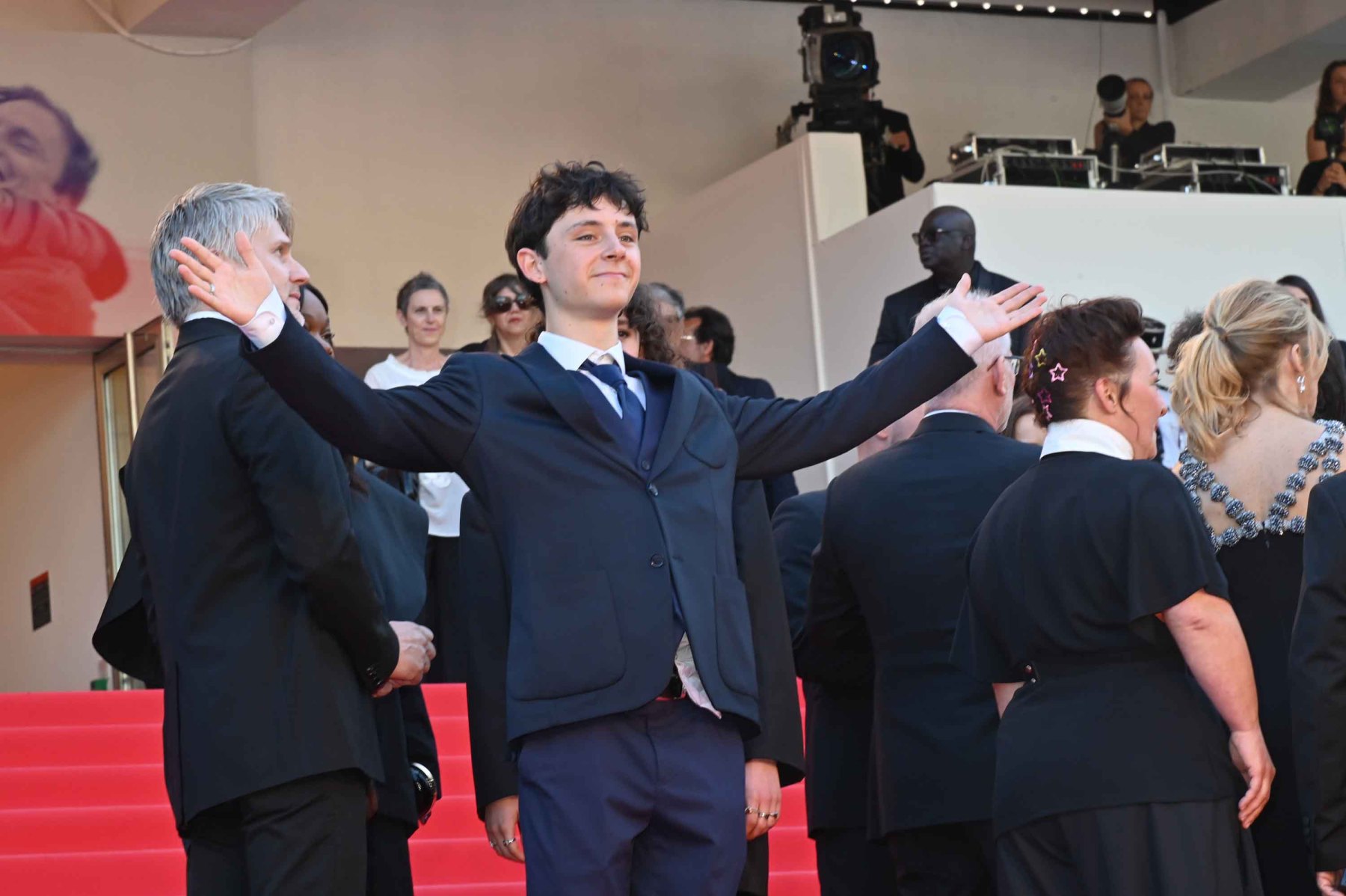 Ce jeune acteur identifié comme Côme Peronnet un peu ensauvagé et turbulent merite qu'on le garde à revue