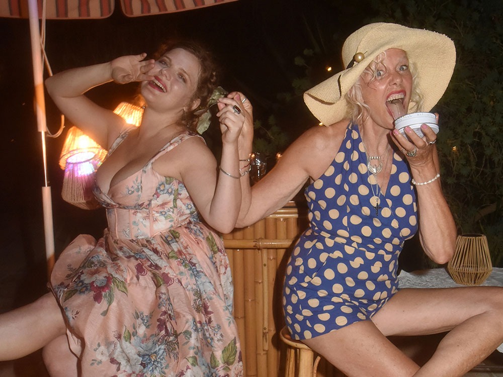 Apres Syrie Moskowitz Ellen Von Unwerth s'adonne au Bledina caviar
