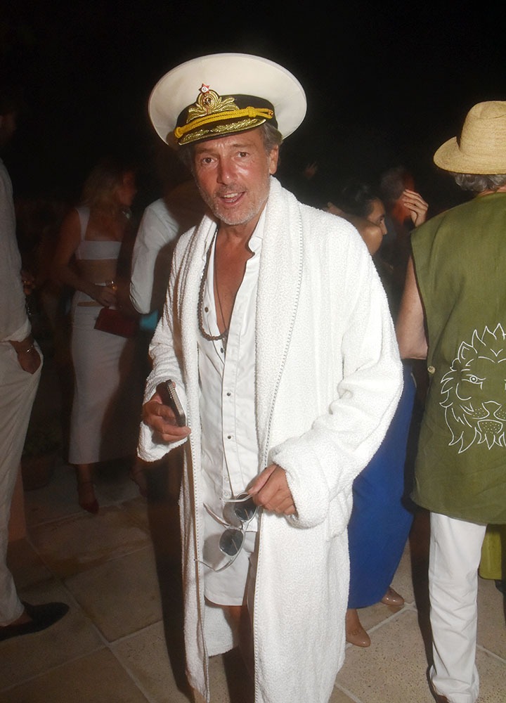 Jean Christophe Leclerc en amiral de chambre de Croisière qui s'amuse