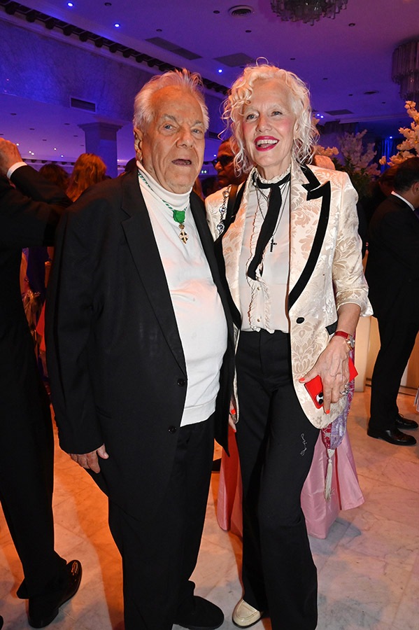 Massimo Gargia poserai bien un jour en tenue sexy pour Ellen VON !