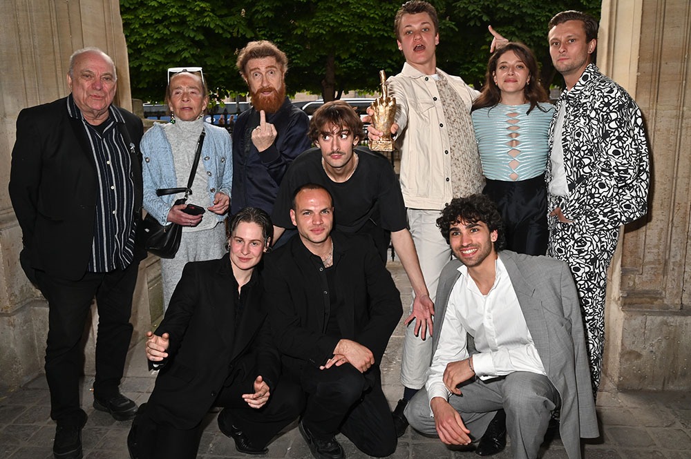 FIJA au Quartier Jeunes: Photo de famille; de G-D) Jean Christophe Bouvet, Dominique Frot, Thierry Fremont, Nicolas Anselmo, Amaury Foucher, Zoe Adjani and Rod Paradot (G-D front row) Rahim Redcar, (ex Christine and the Queens), Daniel Moulierac et Adam Hafsia