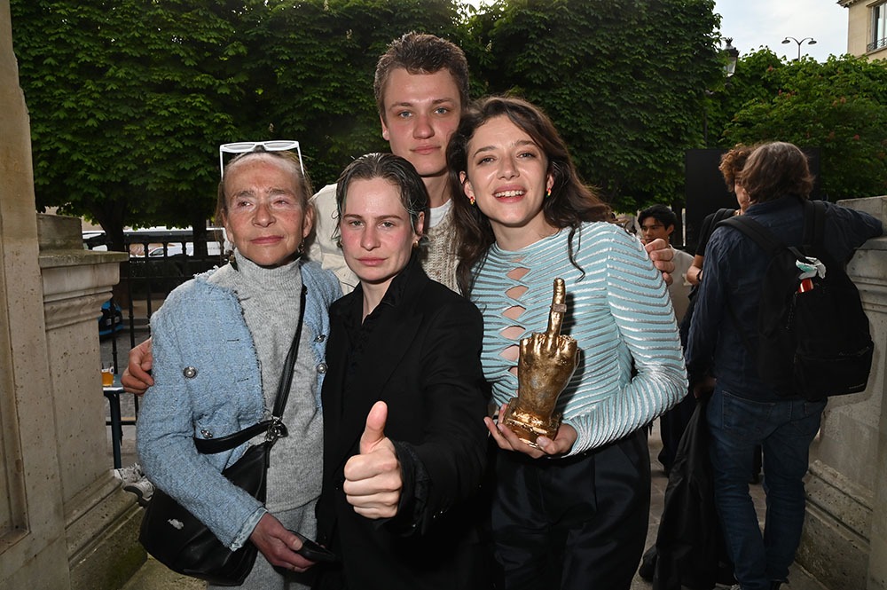 FIJA au Quartier Jeunes: L-R) Dominique Frot, Rahim Redcar, ex Christine and the Queens, Amaury Foucher qui a gracieusement squatté la photo et Zoe Adjani