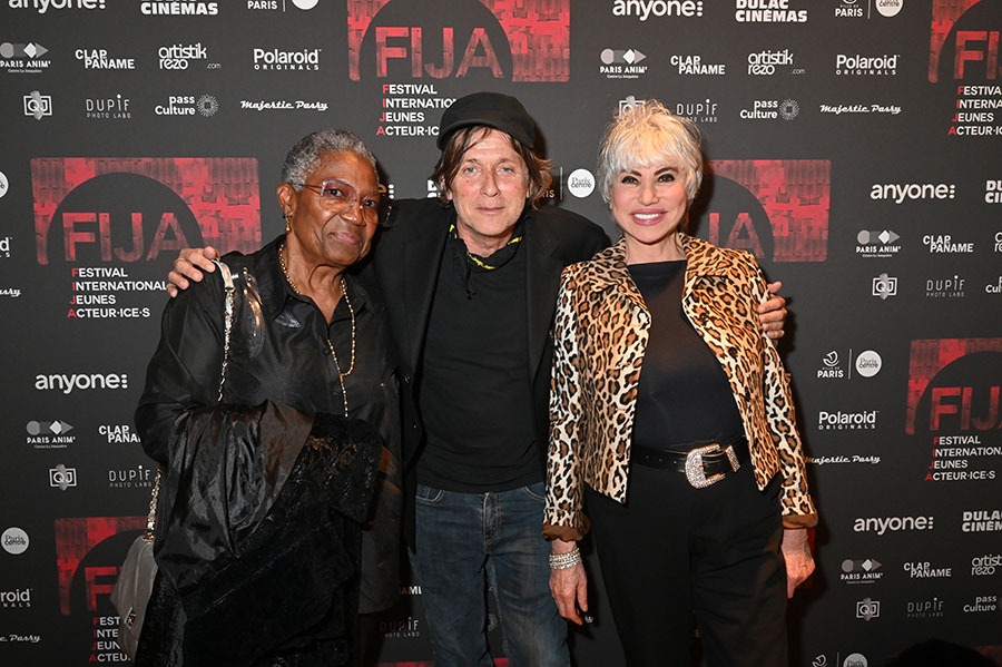 Le fondateur du FIJA, le réal Etienne Faure sandwiche entre Firmine Richard et Evelyne Dress