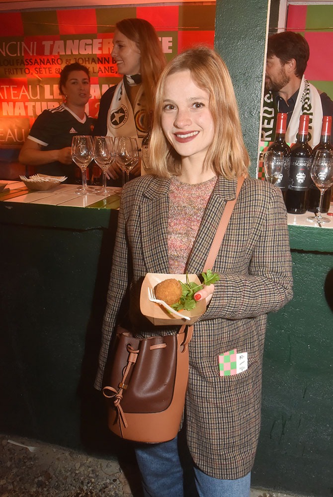 L'actrice et influenceuse Camille Yolaine aime les falafaines comme vous pouvez le constater !