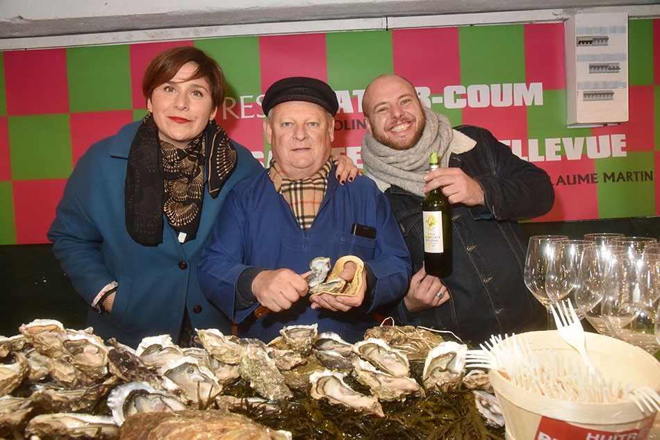 Fidèle au poste Caroline Madec ses fameuses miam Prat Ar Coum, l’écailler Eric et Matthieu « DesTerres » sont là pour vous régaler