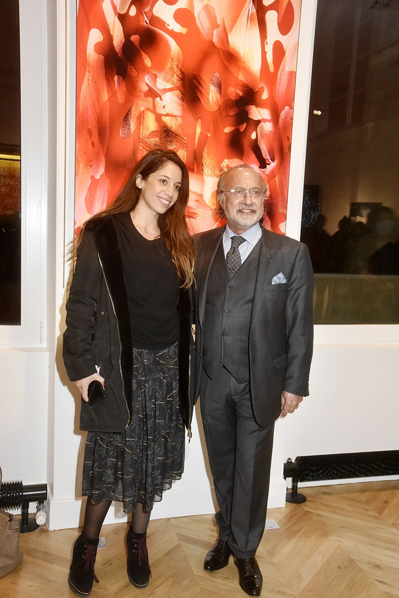 Olivier Dassault pas peu fier de ses photos ici avec Selma Naguib