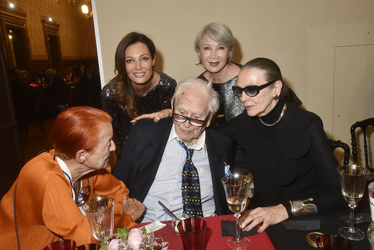 Claude Drouet, Eva Crosetta, Siti et Maryse Gaspar Pierre Cardin et son femme club