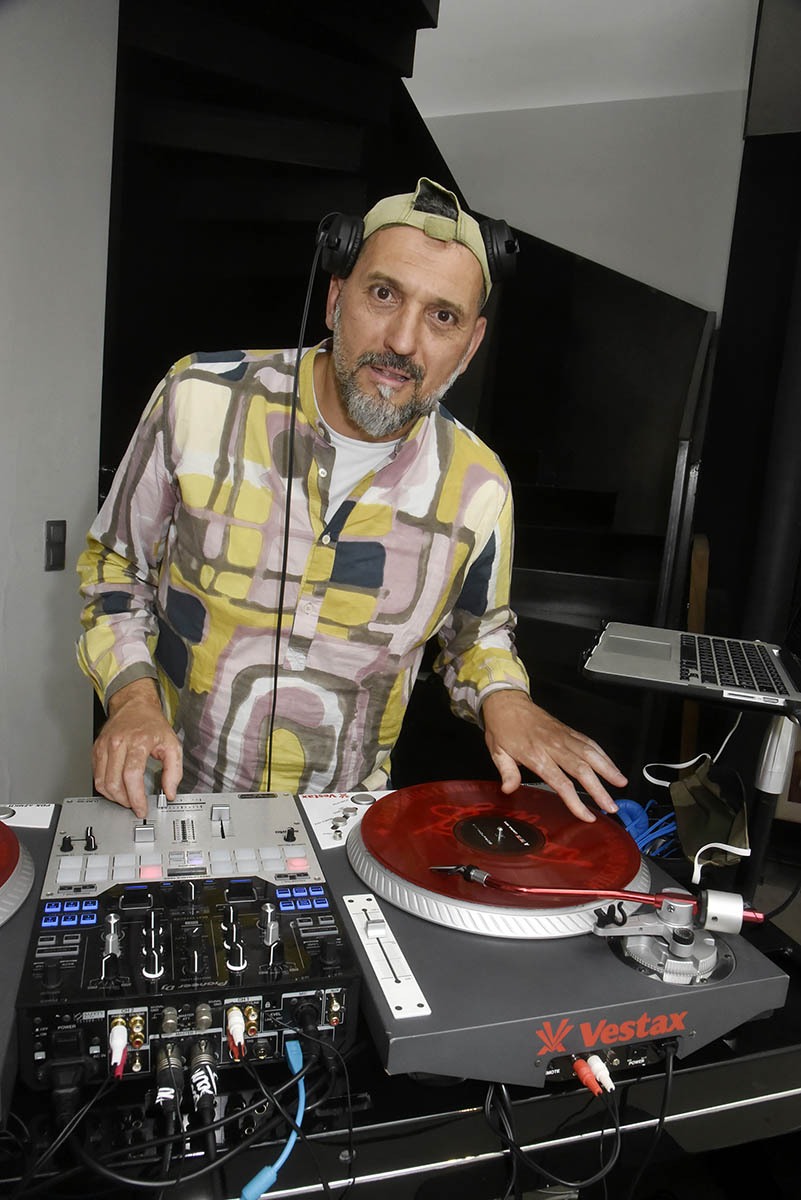 DJ Selecta K-za le kzar des Platines !! Elle etait fastoche à commenter celle là !