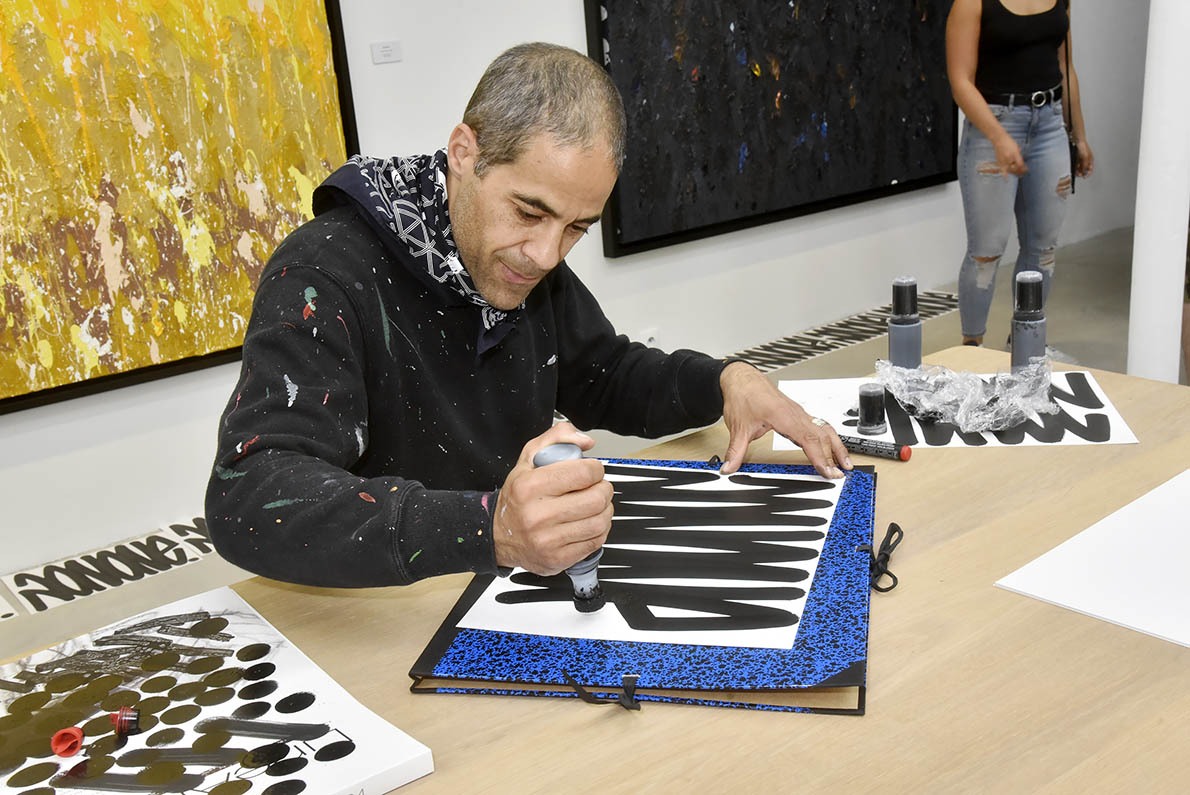 JonOne calligraphie en mode poingtilliste