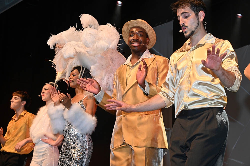 Nevedya et ses partenaires de la musicale Josephine Baker