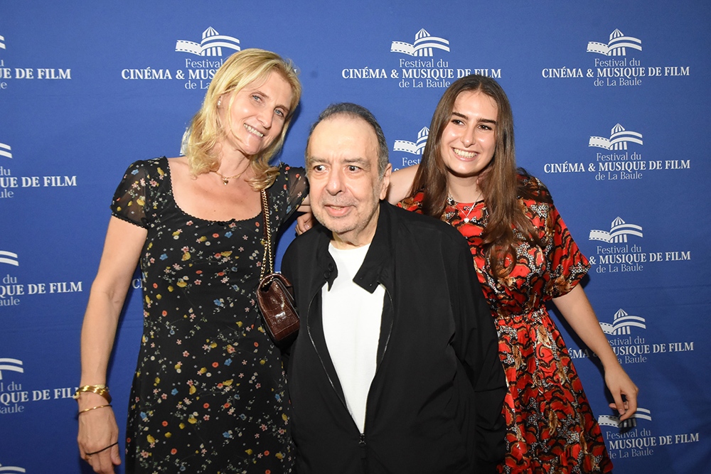 Philippe Sarde est venu chercher son Awarde avec sa femme Clotilde et sa fille Liza