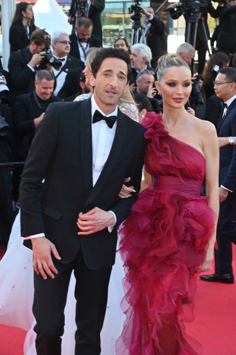 Adrien Brody habillé d'un tuxedo de Georgina Chapman