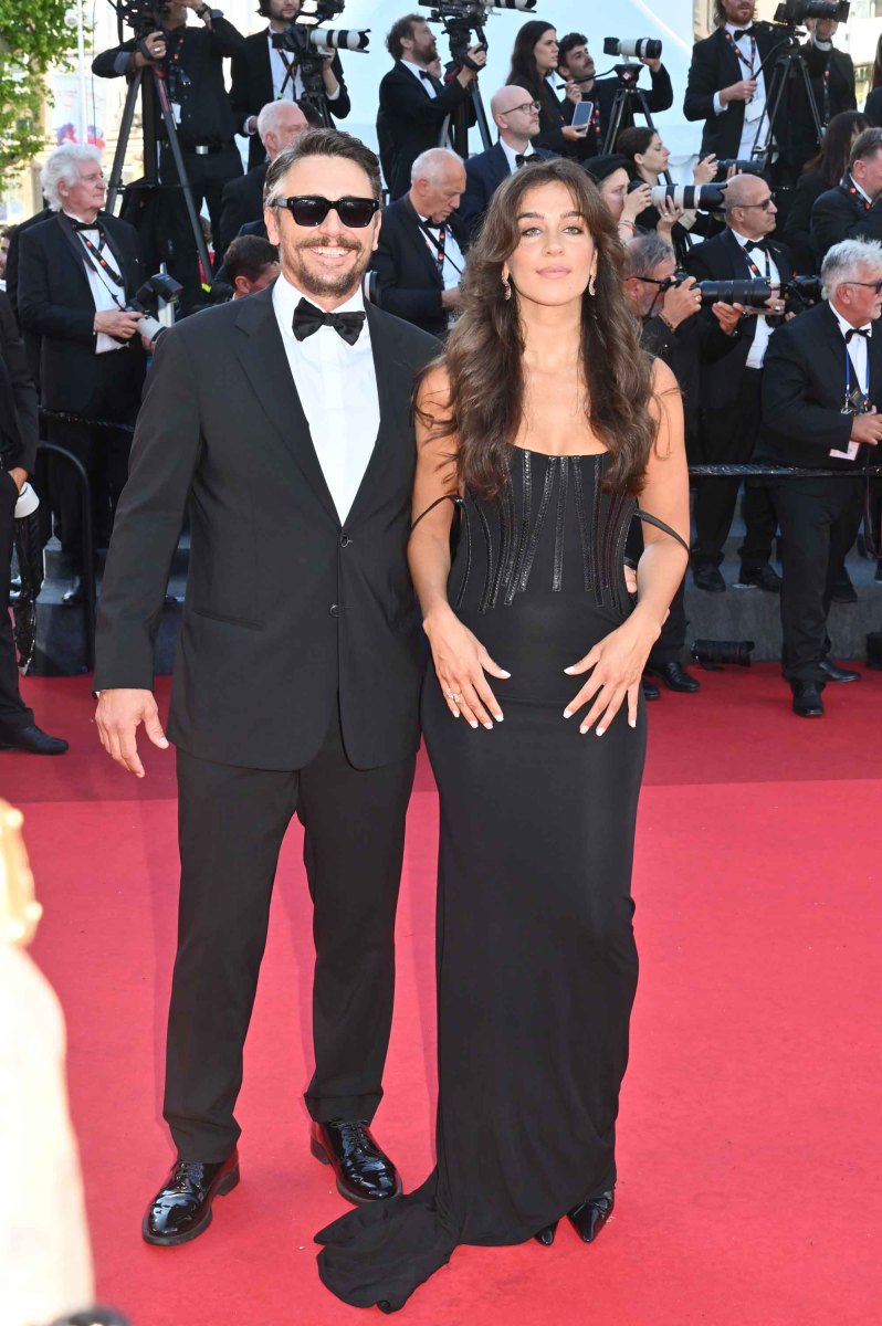 James Franco n'est pas que acteur il est aussi realisateur !! Le oilà aux bras d' Izabel Pakzad