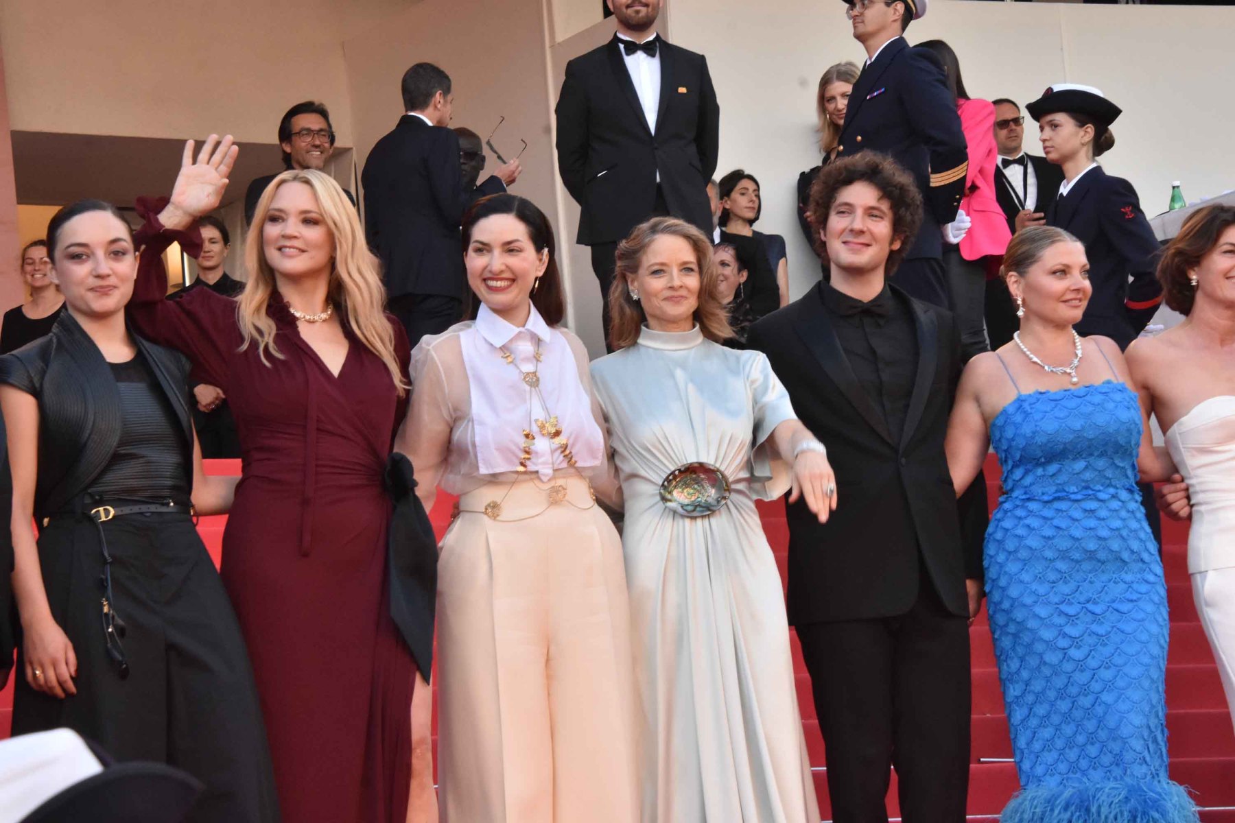 Du haut de La premier étage Virginie Efira Salue son fan club
