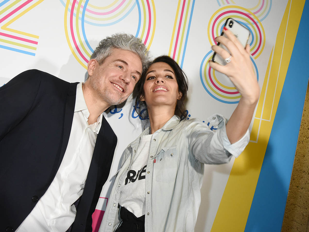 Pour Pierre Zeni un selfie avec Laurie Ca ne se refuse nenni