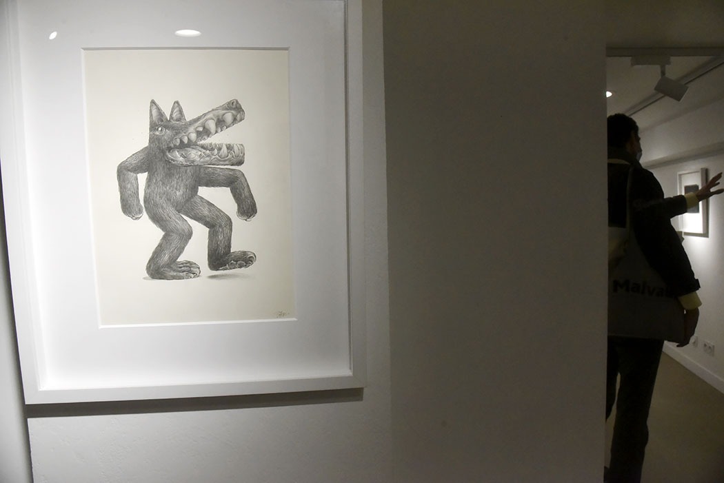 Ambiance Loup Garrou pendant Ma Thématiques Expo Bom.K à la Galerie Joël Knafo