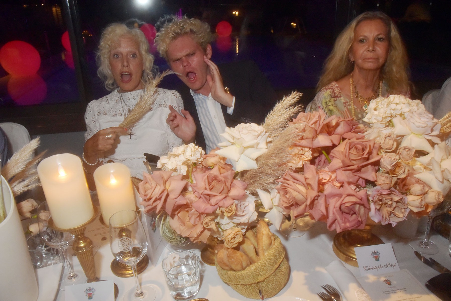 Entre La poire et le dessert Ellen Von et Max Ricker font les pitres à Table et Fiona Gelin n'en perd pas une miette!