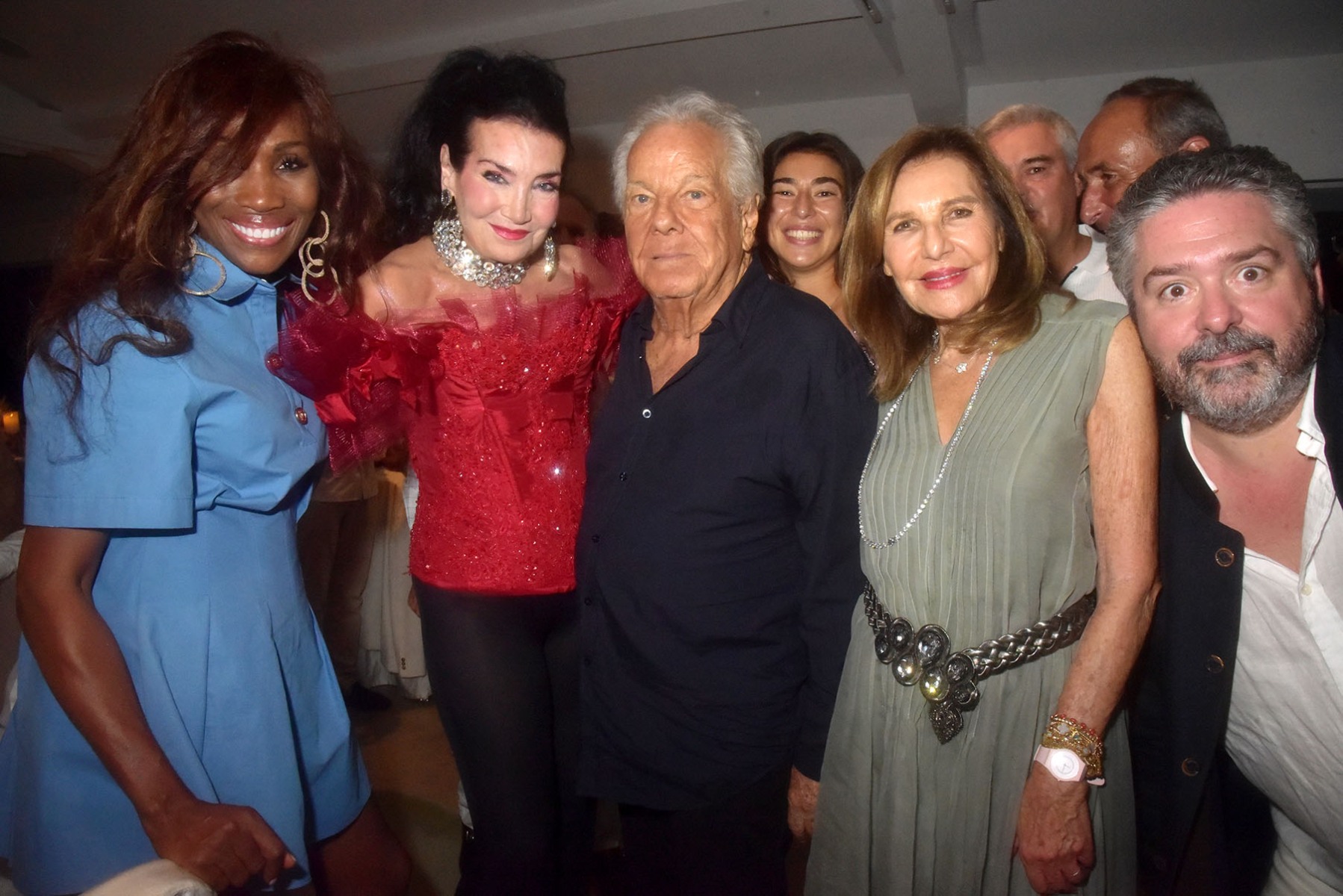 Allez: Nicole Coste (Maman of Alexandre Grimaldi fils d'Albert de Monac), Lamia Khashoggi, Massimo Gargia, Joyce Reuben and Grand Duc Georges De Russie en mode Raspoutine club