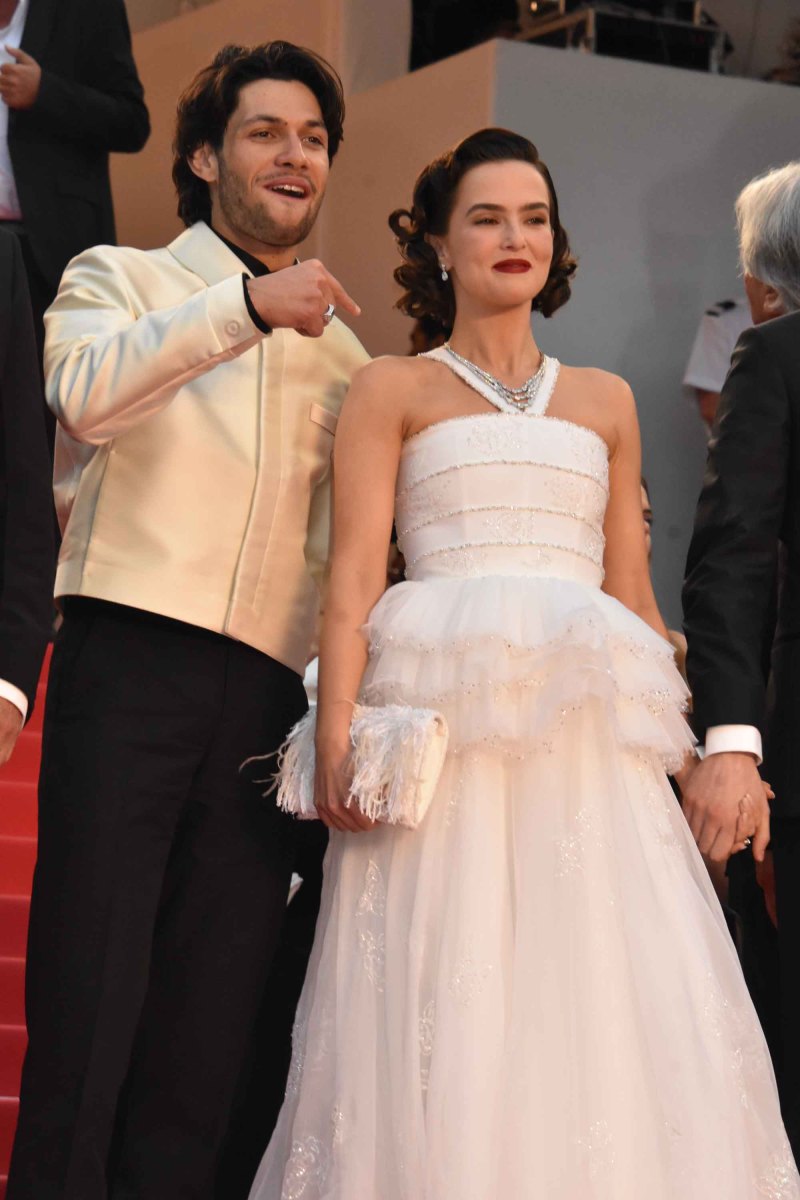 Et qui est le boss? Paolo Luka est venu recuperer à la sortie du Lycée la belle Zoey Deutch