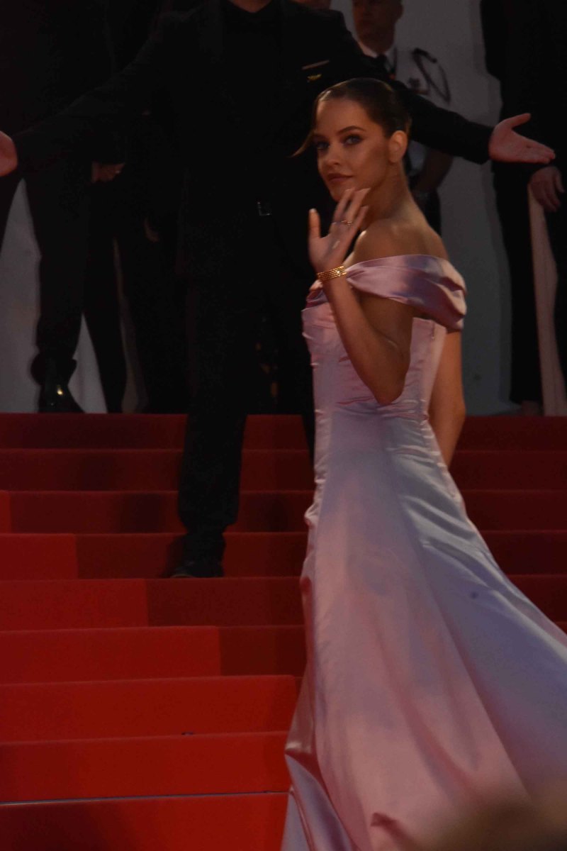 La jolie Barbara Pelvin qui mérite un peu plus de lumière (mais que fait photoshop?)