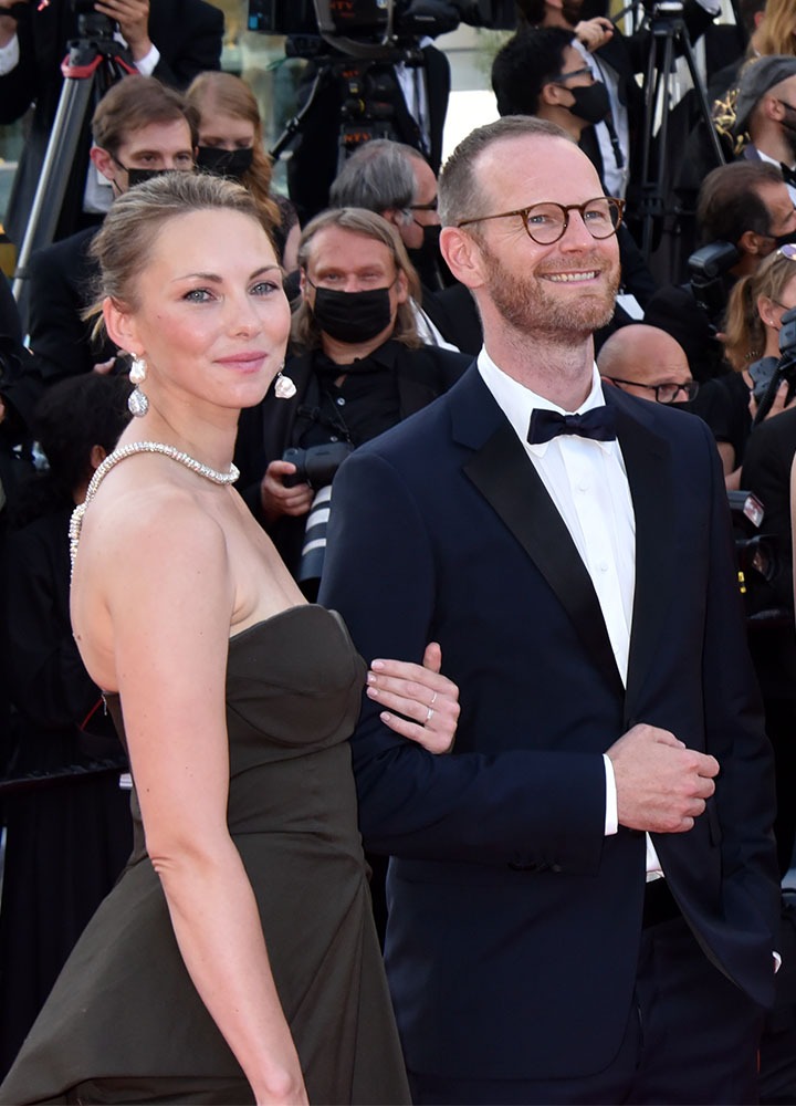 Palme Best actrice pour la jolie Renate Reinsve dans "Verdens Verste Menneske " au bras du réal Joachim Trier