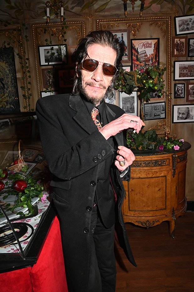 Patrick Eudeline en mode Play Boy crooner