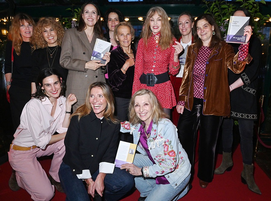 D'un autre point de vue Le Prix de La Closerie 2026 Vanessa Caffin pour son book "Le Corset"est portée aux nues par notre parterre de jury: Gwendoline Hamon, Abnousse Shalmani, Christine Ockrent, Arielle Dombasle, Adélaïde de Clermont-Tonnerre, Clara Ysé.1st rank : Nine d’Urso, Carole Chretiennot et Emmanuelle de Boysson