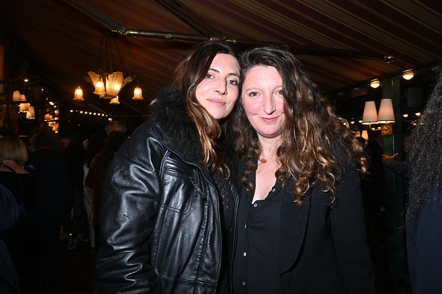 Sophie De Boysson (fille d' Emmanuelle de Boysson et Lea Wiazemsky siamoisent à La Closerie des Lilas !!