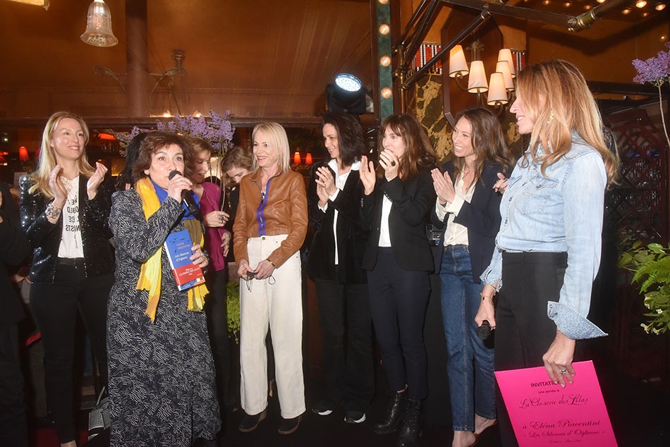 Prix de La Closerie des Lilas 2022 Elena Piacentini et son livre « Les Silences d'Ogliano », tres applaudie parAnne Parillaud et Laura Smet