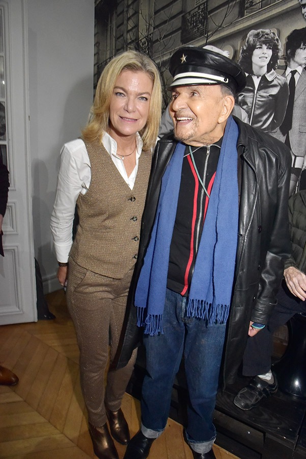 Jean Pierer Kalfon son prestige de l'uniforme qui fait craquer les jolies blondes