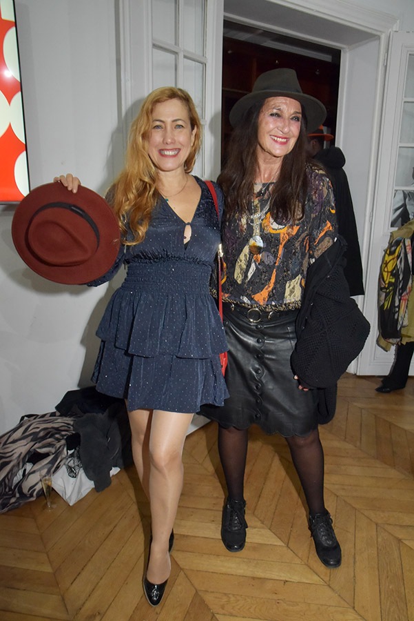Myriam Charleins et Agnes Malterre poupoupidoutent en pompom girls
