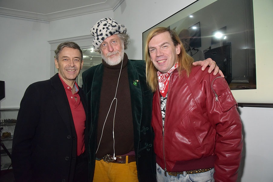 Fabrice de Rohan Chabot, son bibi dalmachien, sandwichent entre l
Thierry et Jean Christophe Guillarmé