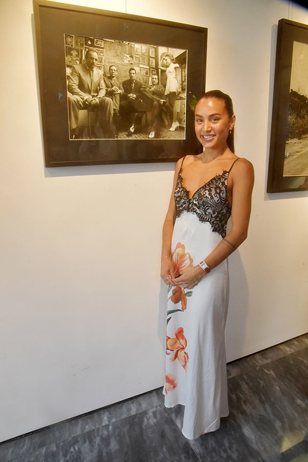 La meme Luciana mais en plain louboutongs