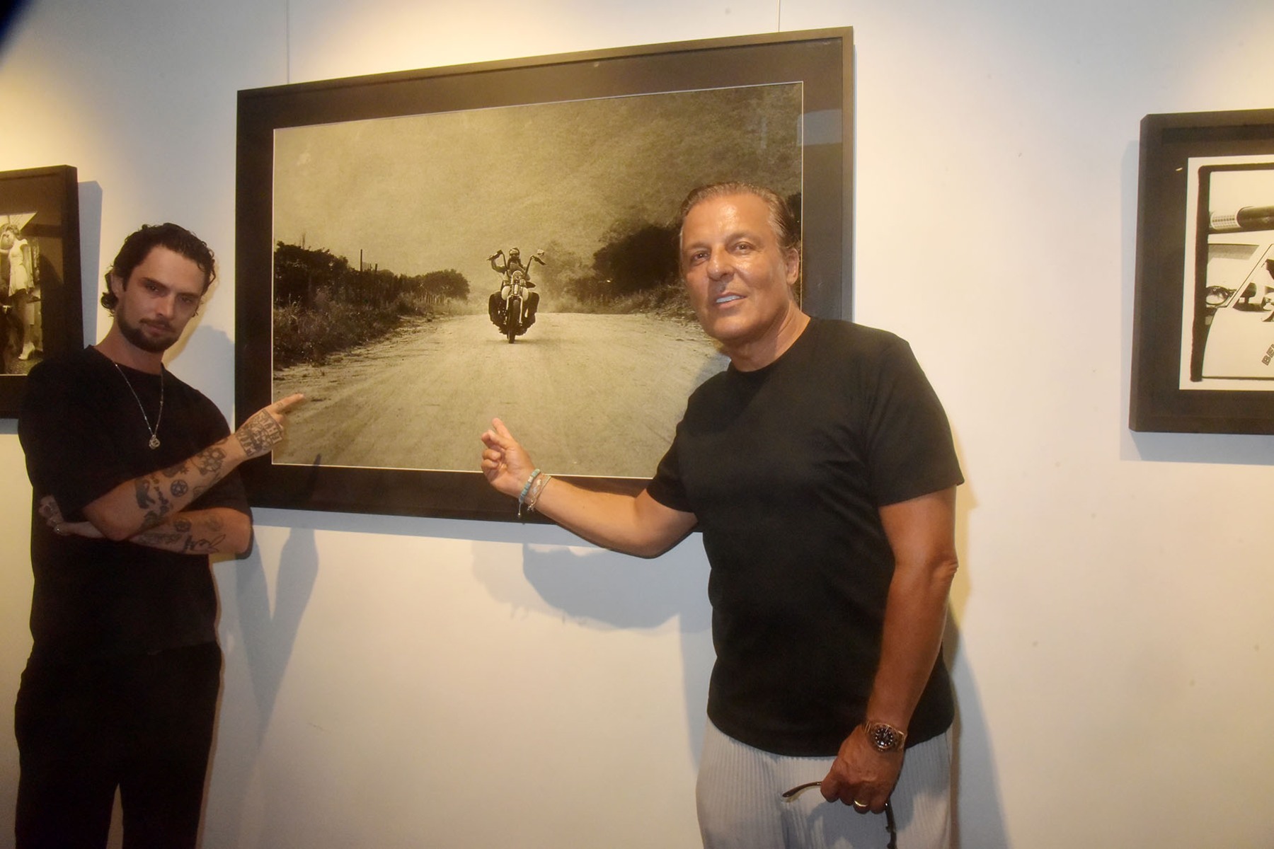 Jean Roch Pedri, Shanon Aujard et Mickey Rourke sur son solex and Davidson