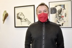 Le-commissaire-de-lexpo-ne-la-voit-pas-morose-mais-rouge