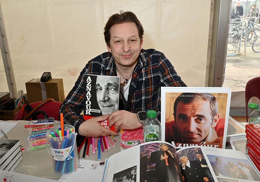 Misha Aznavour est venu avec on papa Charles en Stéréos !!