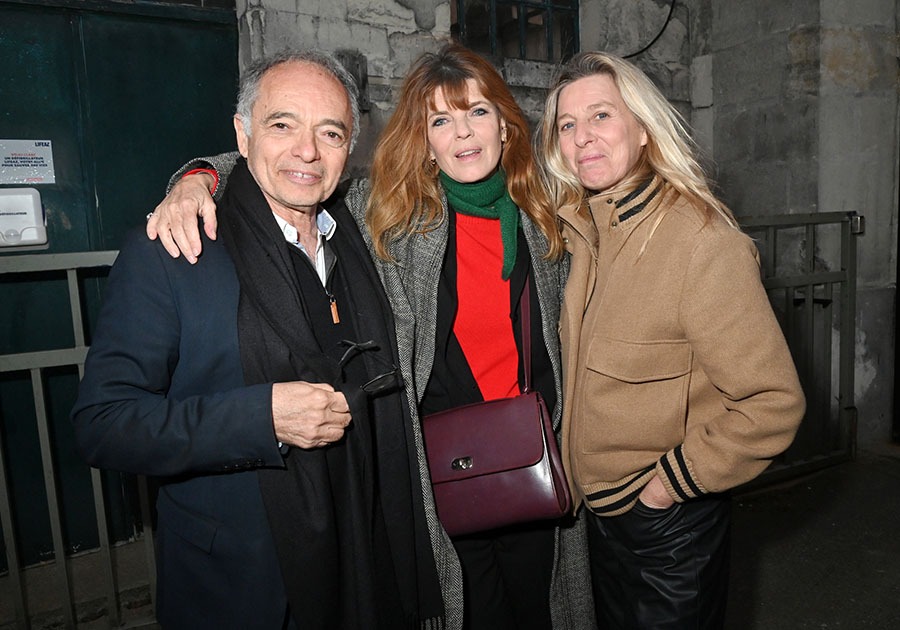 Jean Maurice Bellyache et son fan club : Gwendolyne Hamon et Sophie Boudre
