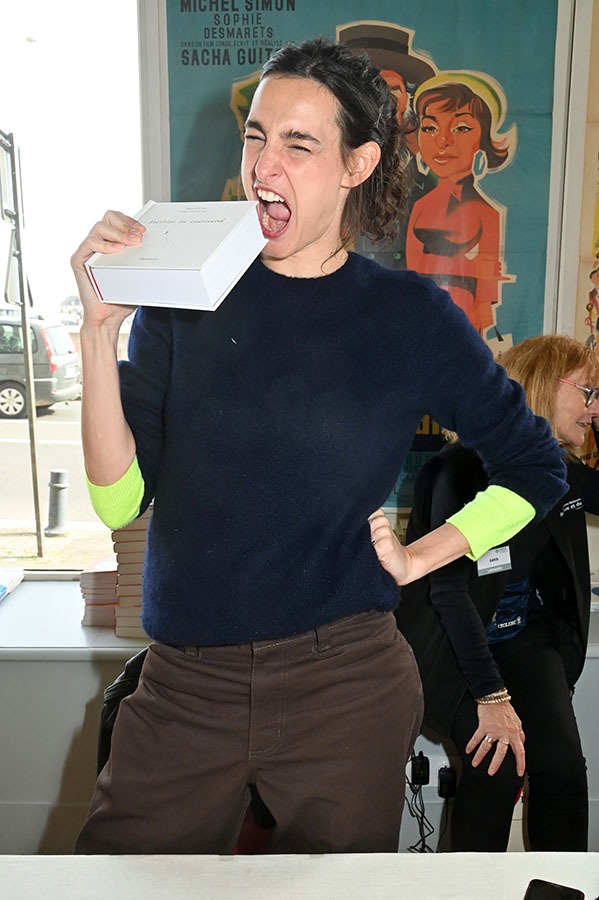 Un petit creux savourez le délicieux et copieux opus de Nine d'Urso "Solution de Continuité" Bon appétit !!