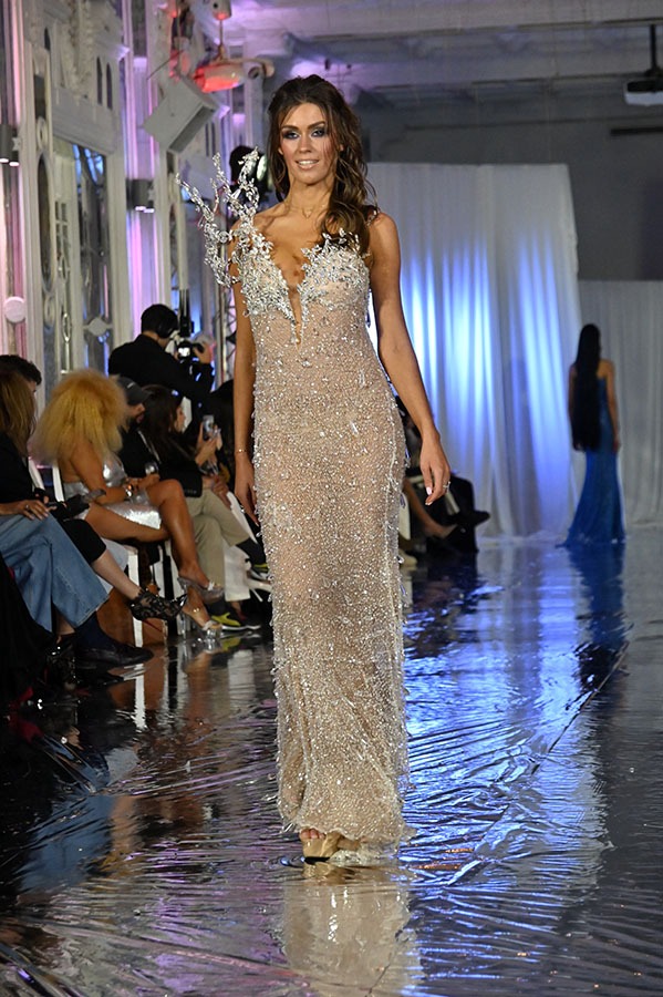 Un florissant modele by Stevens Ishay