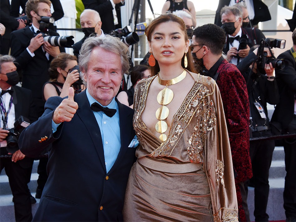 John Savage perdu en transition serait il définitivement paquesé avec la belle Blanca Blanco