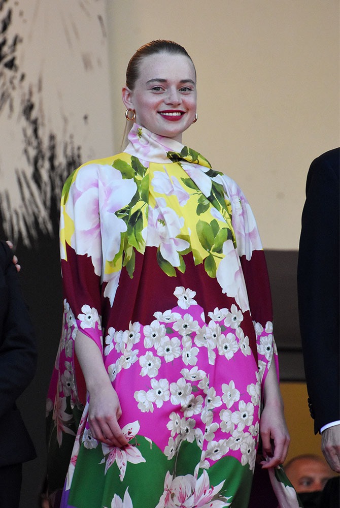 De loin j'ai pris Luna Wedler pour Lea Seydoux elle a un p'tit coté Ingrid Bergmann