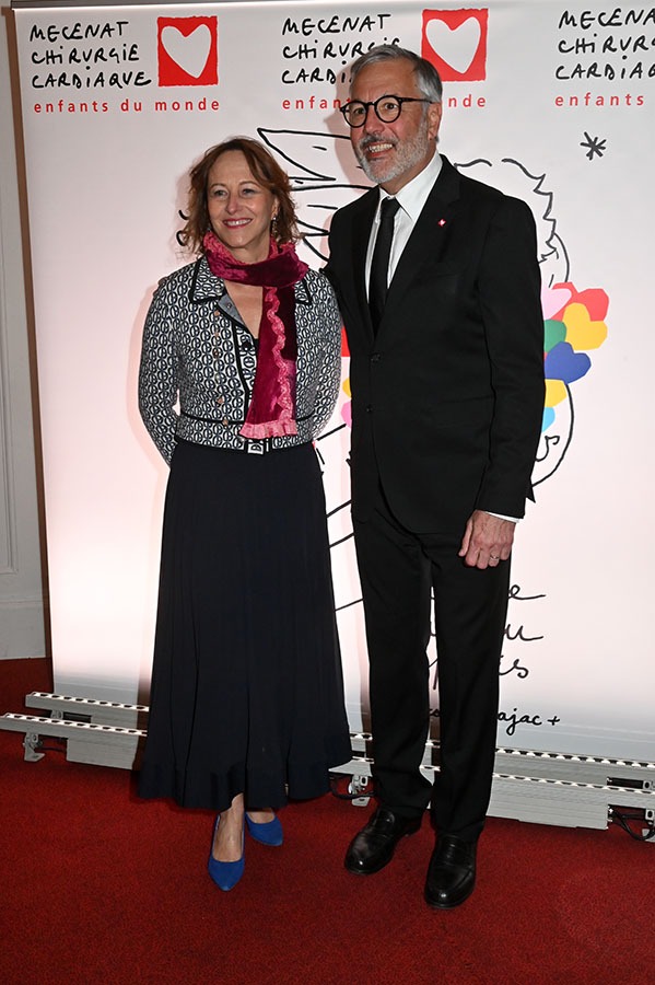 Segolène Royal photocalle volontiers avec le Mecenat Chirurgie président Orso Chetochine