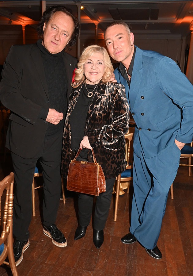 Jean Christophe Molinier et Maxime Dereymez tentent de se mettre à la hauteur de la talentueuse Nicoletta !