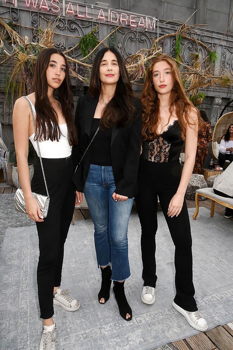 Alerte-Yara-Lapidus-est-venue-avec-deux-bombes à retardement : Ses-filles-Milla-et-Koukla !