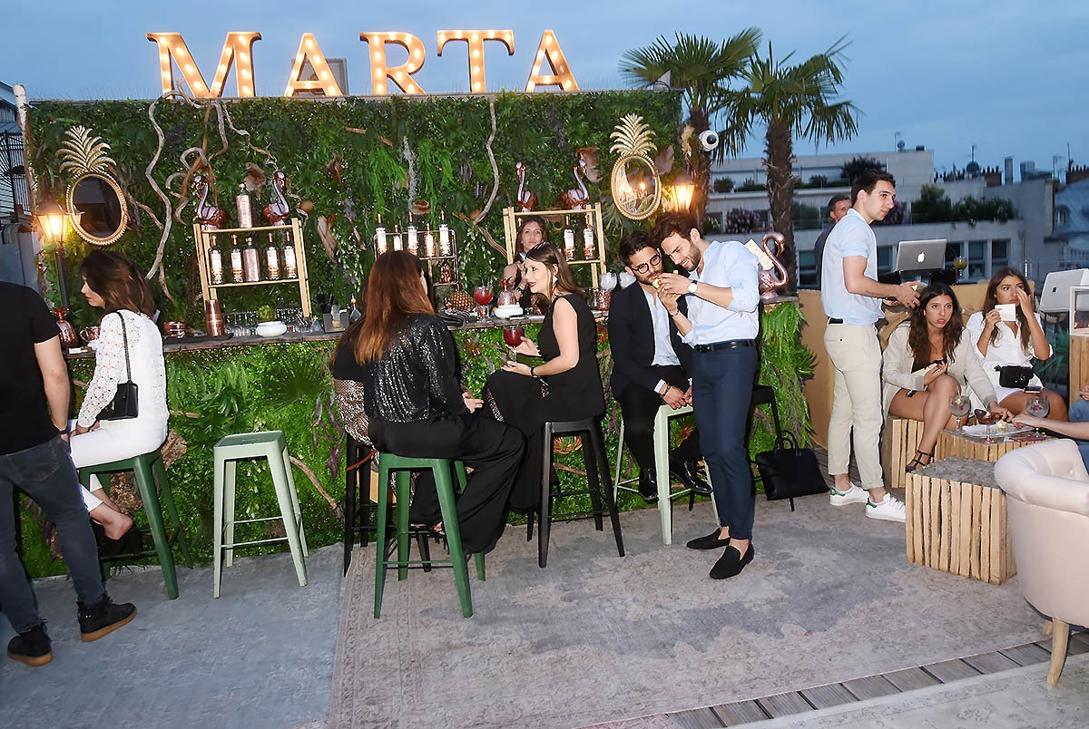 C'est ici que Berthold Brecht composa le fameux "Show-me-the-way-to-the-next-Martas-Bar"