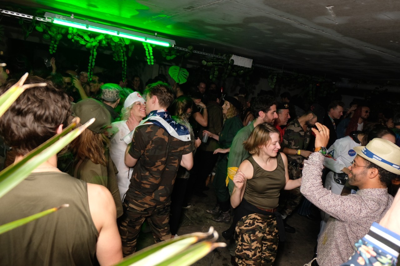 Le dance floor est blindé.