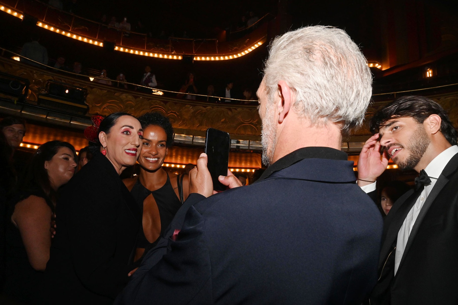 Vincent Cassel pique mon job et paparazite Rossy de Palma and Narah Baptista