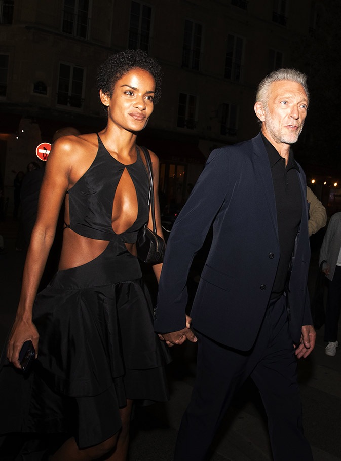 Pas le temps de poser pour moi Vincent se barre avec sa belle Narah