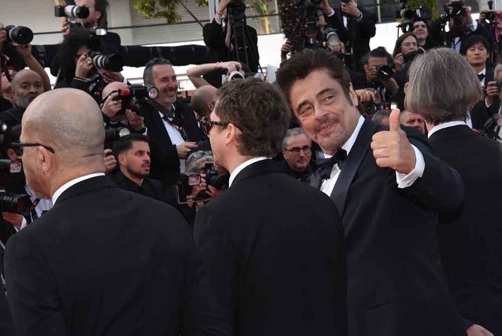 Benicio a bien le Toro entre les mains !
